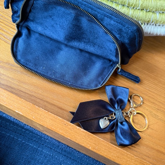 Notebook therapy Navy Velour rose and book Embroidered pencil Pouch w Bow medal - Picture 8 of 10